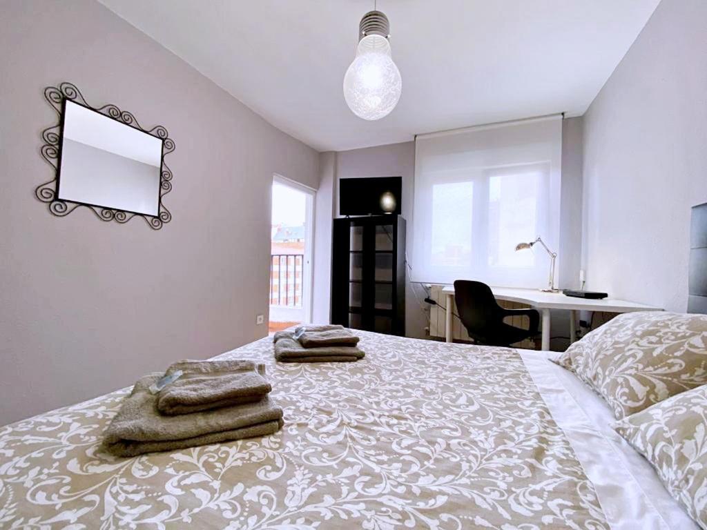 Apartamentos Milán 1 wifi y parking gratuito Oviedo Exterior foto