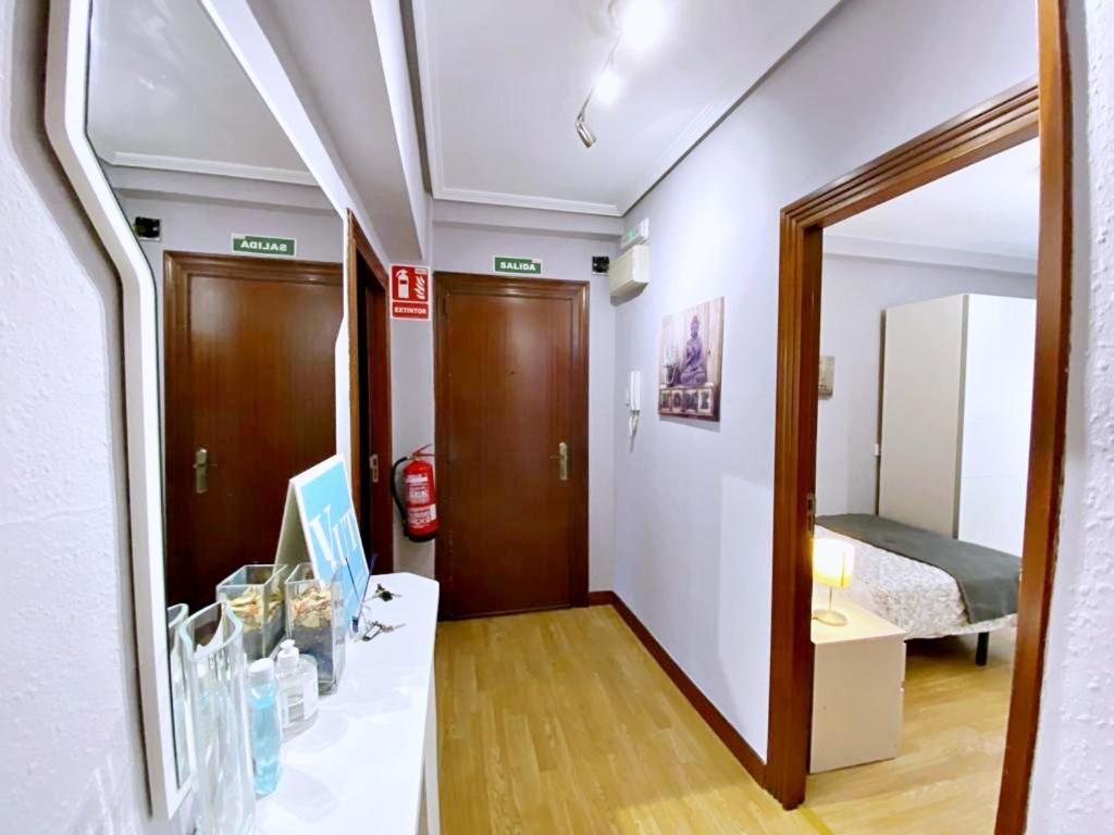 Apartamentos Milán 1 wifi y parking gratuito Oviedo Exterior foto